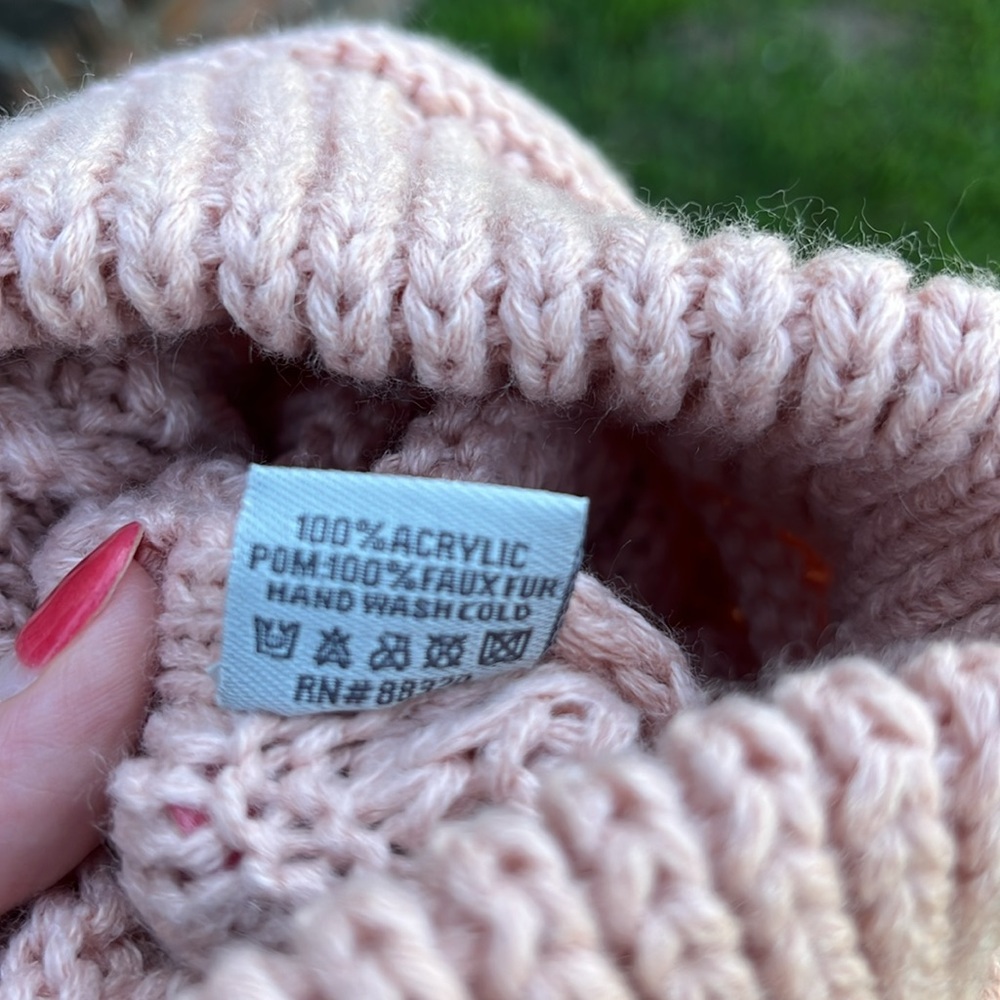 C.C. Blush Knit Hat with Fluffy Pom NWT - Picture 4 of 5